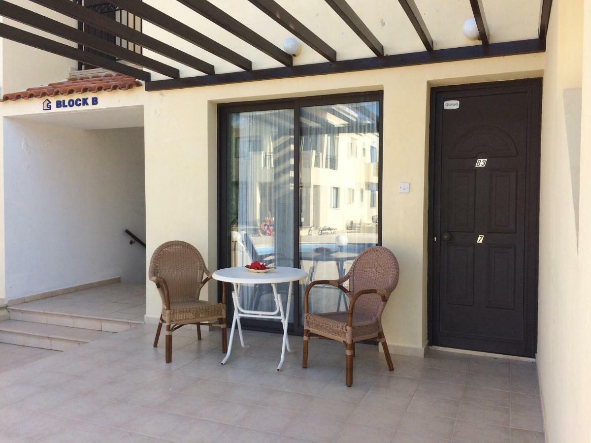 Faros Beach Apartment Paphos Extérieur photo