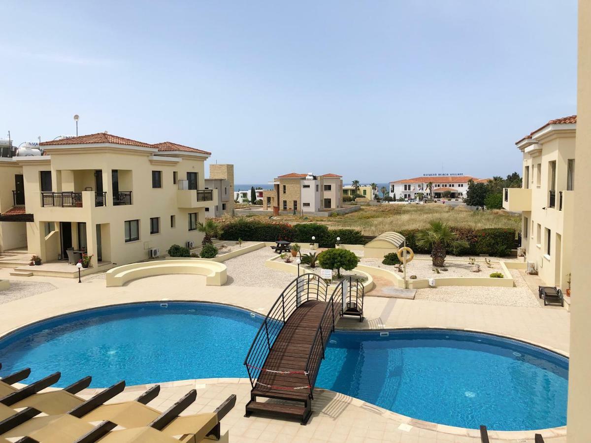 Faros Beach Apartment Paphos Extérieur photo