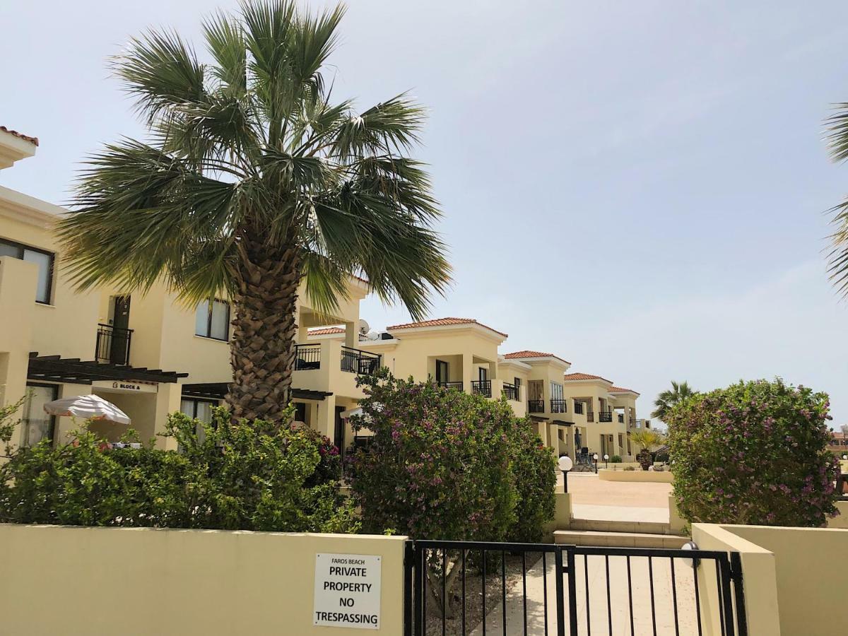 Faros Beach Apartment Paphos Extérieur photo
