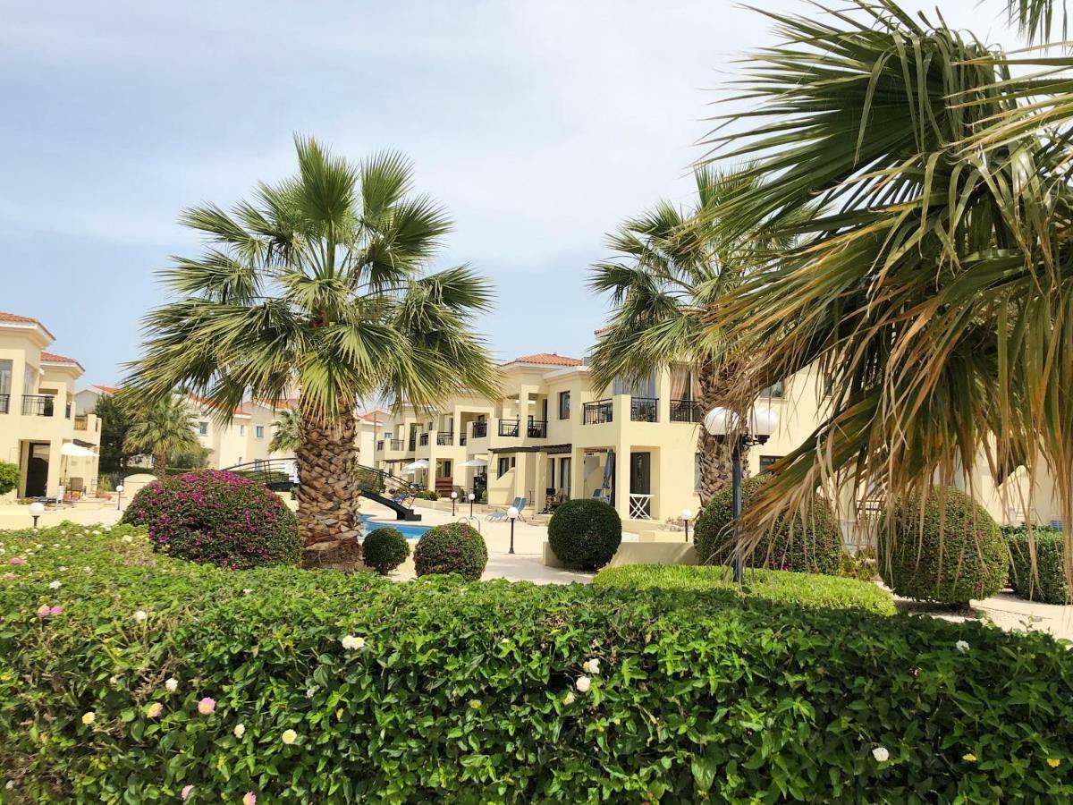 Faros Beach Apartment Paphos Extérieur photo